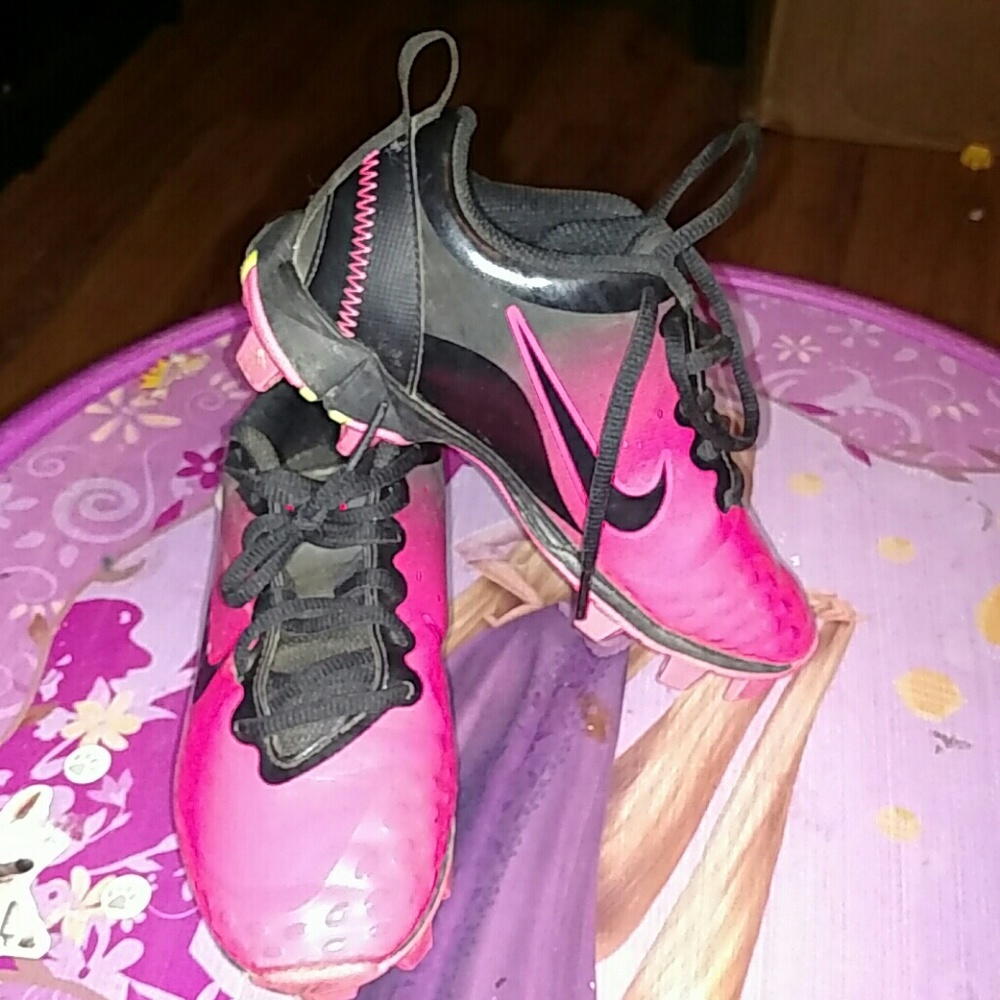 Girls Softball Shoes